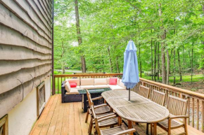 Less Than 1 Mi to Lake Wallenpaupack Poconos Cabin Rental